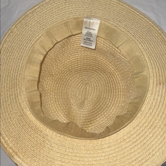 Tan and Black Wide-Brimmed Hat with Classic Band - Picture 8 of 9